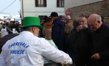 Un immagine della distribuzione di polenta