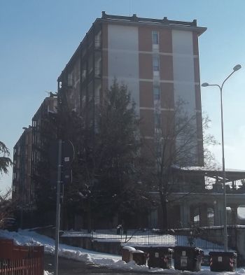Via Togliatti, il condominio dove abitava l'ex tassista