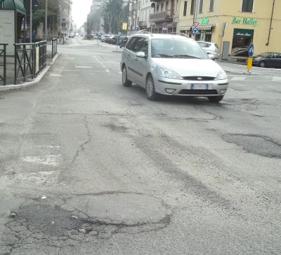 Piazza Roma davanti all'ospedale