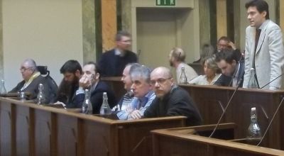 Le bottiglie in primo piano