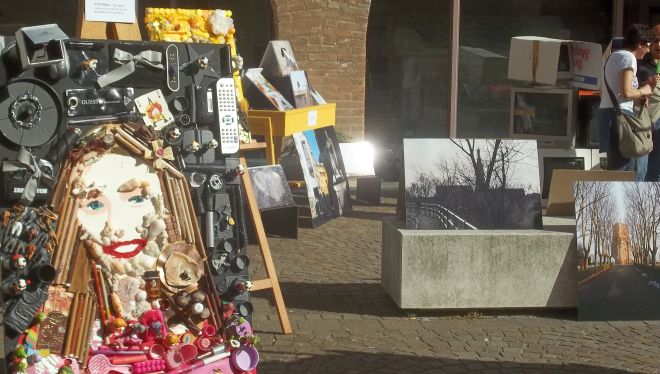 Quadri con materiale vario