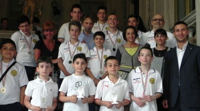 I ragazzi premiati con l'assessore Riboldi 