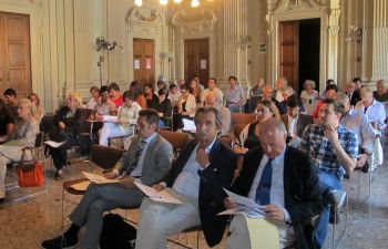 parte del pubblico, si riconoscono i vertici dell'Asl