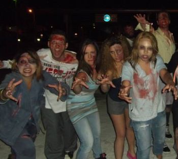 Alcuni giovani davanti al Megaplex