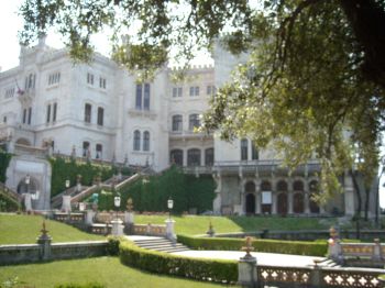 Un'altra veduta del castello