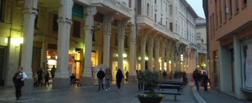 via Emilia sud di sera - G