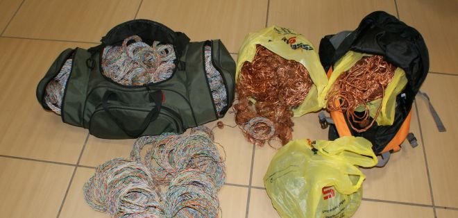 Il rame trovato in casa del rumeno e sequestrato