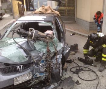 Lauto dopo il frontale