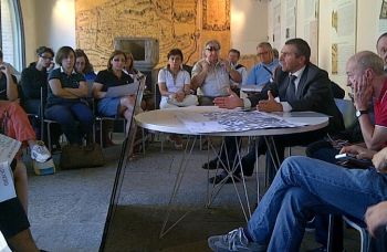 Un momento dell'incontro con i cittadini