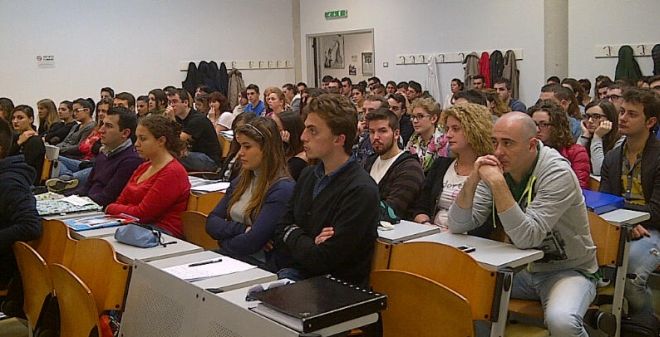 Gli studenti dell'università infermieristica