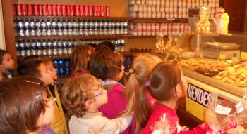 alcuni bambini della Mary Poppins