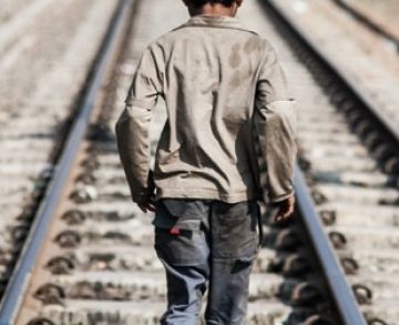 uomo sui binari 2I