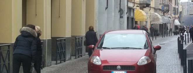 Pedoni sfiorati dalleauto