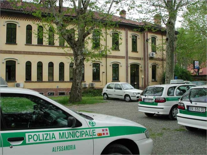 sede vigili urbani alessandria - L