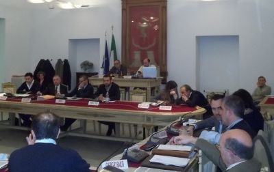 Un momento della seduta del Consiglio