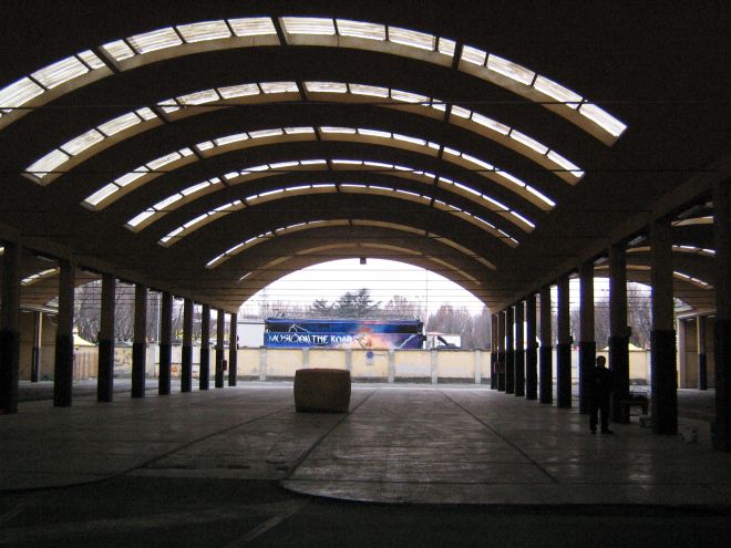 L'interno dell'ex mercato coperto in una bella foto scattata pochi anni fa dalla nostra redazione 