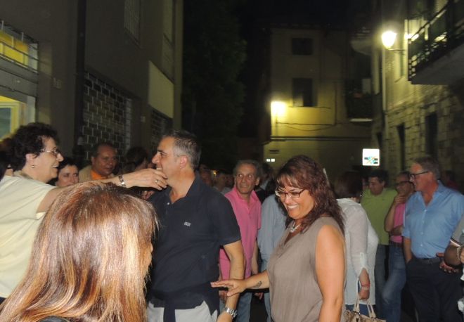 Abbracci anche fuori dalla sede