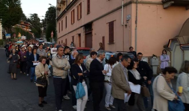 La processione del 27 maggio scorso, in primo piano l'attuale sindaco Gianluca Bardone