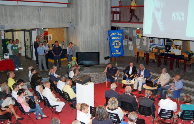 valenza senna. L JPG