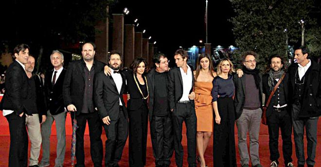 Il cast al completo