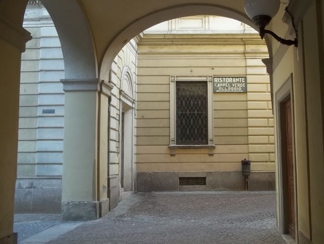 La zona diventata pisciatoio pubblico 