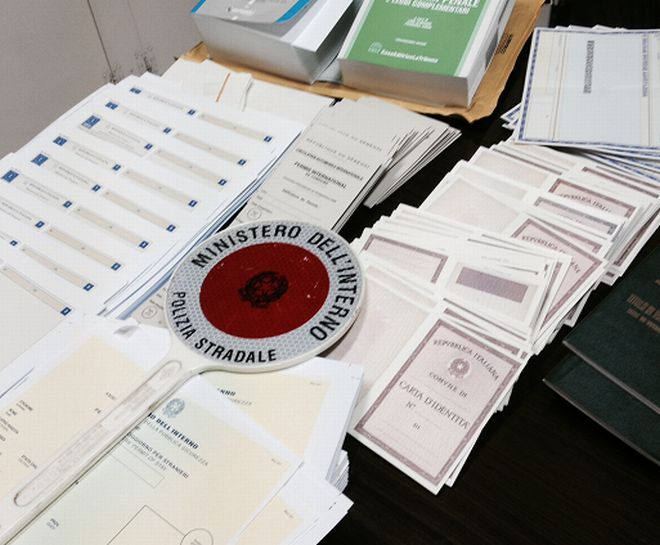 Il materiale sequestrato