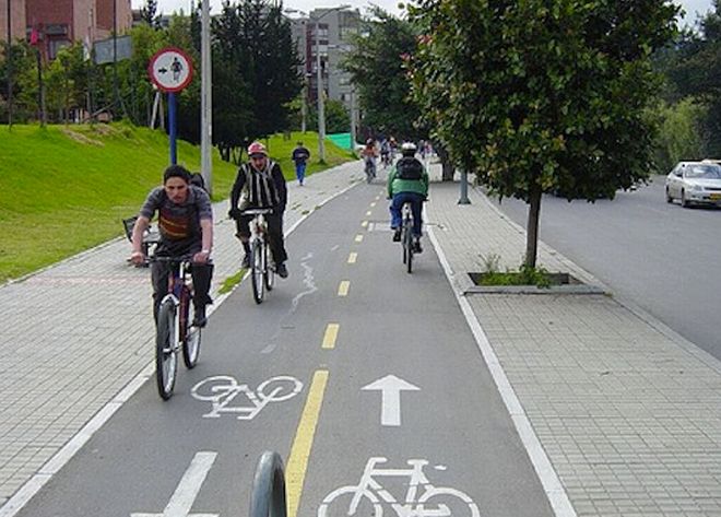 pista ciclabile piste ciclabili - L