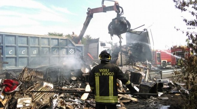 vigili fuoco camion - L