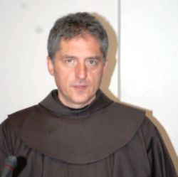 Padre Vittorio Viola