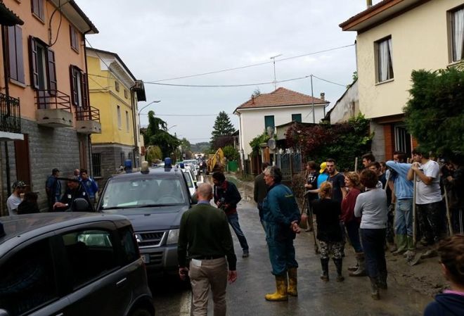 Chiamparino con Tafuri e Bardone arrivano in uno dei paesi colpiti dal maltempo