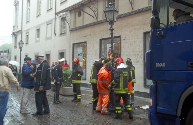Vigili del fuoco al lavoro
