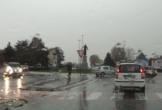 Code davanti alla statale chiusa