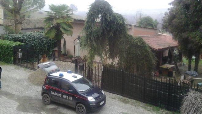 I carabinieri nella casa in questione
