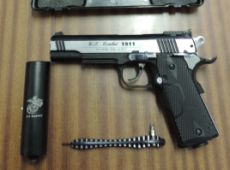 pistola sequestrata - E