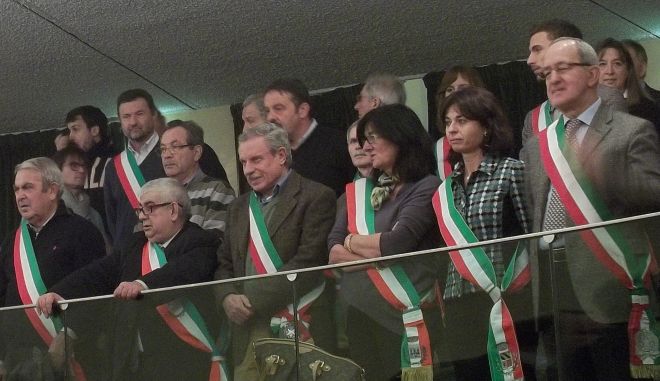 I sindaci in piedi per far sentire la loro presenza al Consiglio regionale 