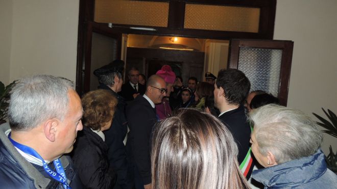 I saluti alla gente in Seminario