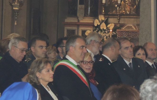 Le autorità in prima fila: si riconscono il prefetto Romilda Tafuri, ilpresidente della provincia Rita Rossa 