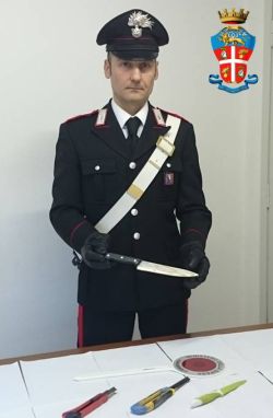 carabinieri coltello I