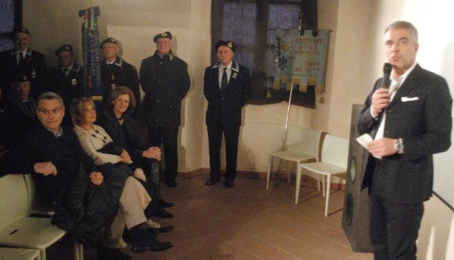 mostra f L