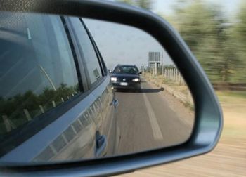 truffa dello specchietto auto inseguimento  - Q