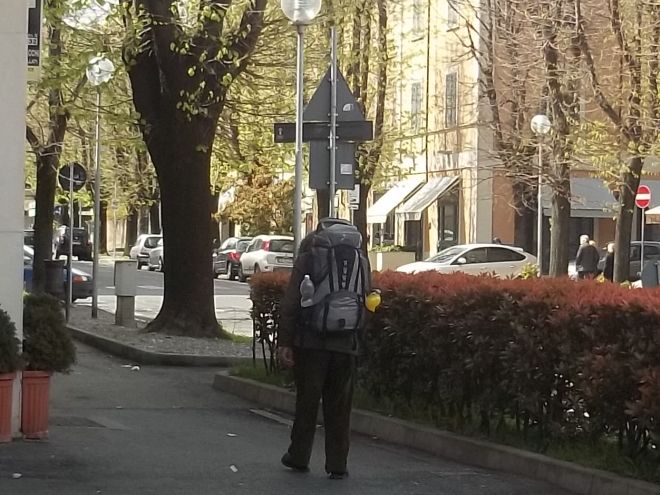 Il vagabondo - turista con lo zaino