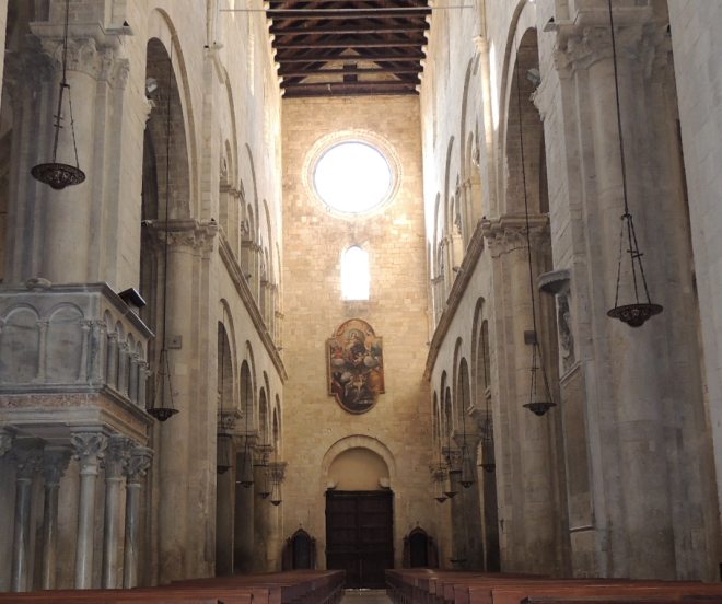 Barletta interno della cattedrale