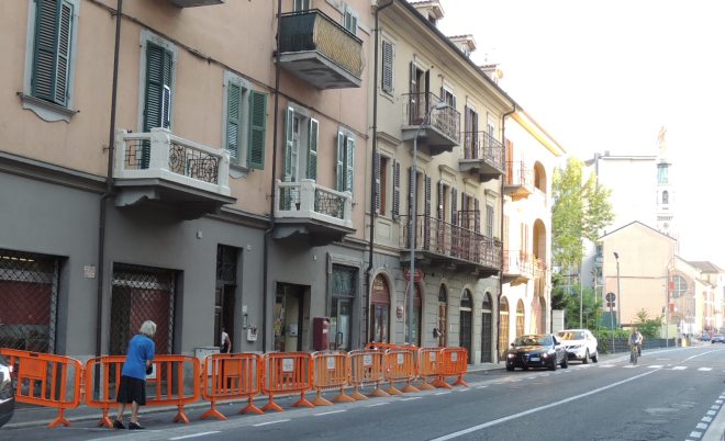 La casa col tetto crollato