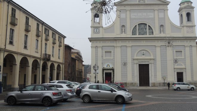 Mezzogiorno: auto parcheggiate