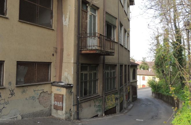 Balcone al primo piano facilmente raggiungibile senza neppure molto sforzo