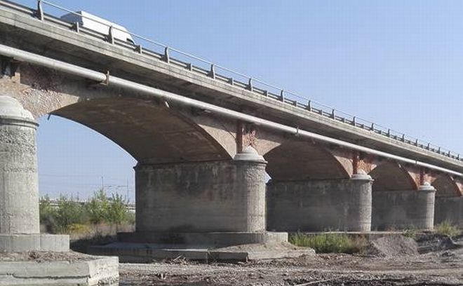 Il ponte sullo Scrivia dopo la pulizia