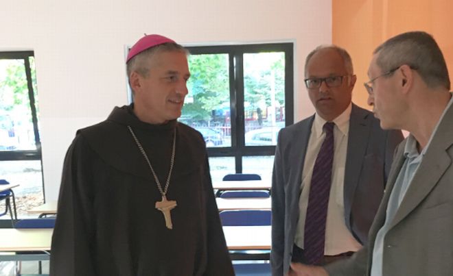 viola e fara vescovo