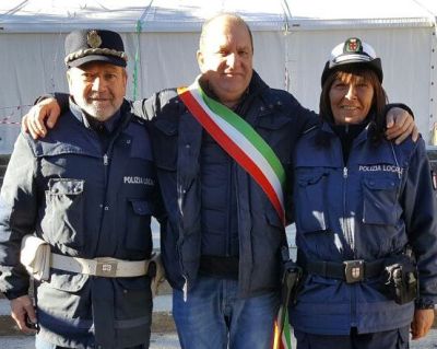 Franco Mistretta insieme al Sindaco di Montemonaco e alla collega di Albenga