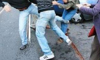 Alessandria, 4 marocchini inseguono una donna, entrano in casa sua e la picchiano