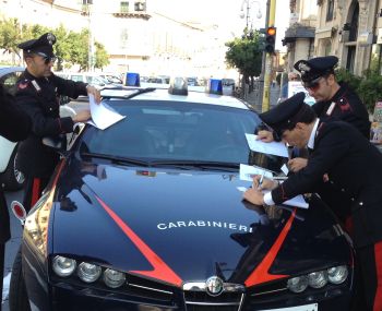 Due stranieri sorpresi a rubare in una casa, arrestati